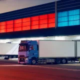 משאית רנו סדרה T High - מבט מלפנים בחניה